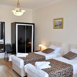 Habitación Estándar con 2 Camas Individuales